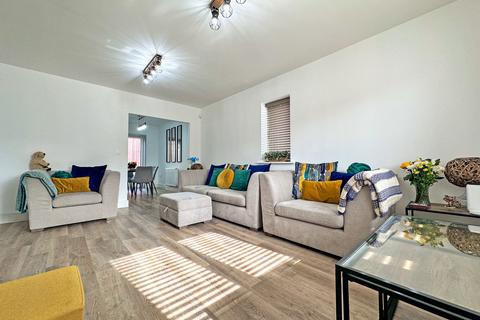 4 bedroom semi-detached house for sale, Indianapolis Gardens, WOLVERHAMPTON, WV10 6GU