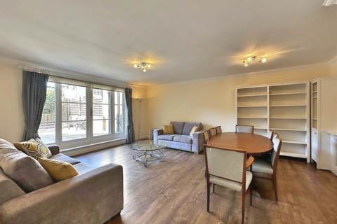 2 bedroom flat to rent, The Green, Winchmore Hill, London N21