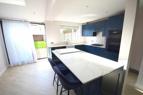 3 bedroom terraced house to rent, Garfield Avenue, Bournemouth BH1