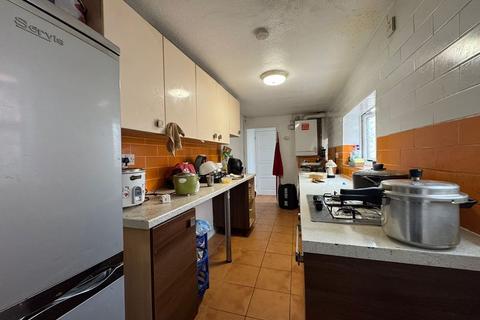 3 bedroom terraced house for sale, Russell Street, Luton