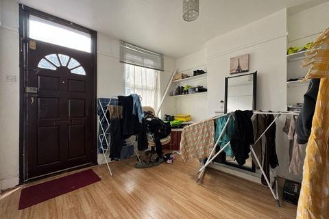 3 bedroom terraced house for sale, Russell Street, Luton