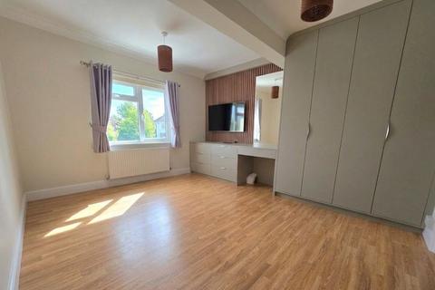 undefined, Woodstock Drive, Ickenham, UB10