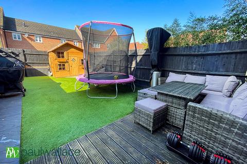 3 bedroom terraced house for sale, Magnolia Way, West Cheshunt