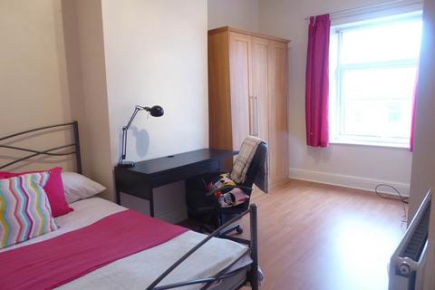 undefined, Orchard Terrace, Huddersfield HD4
