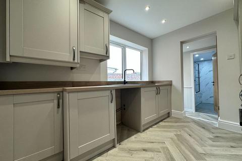 3 bedroom semi-detached house to rent, Palmerston Road, Southport PR9