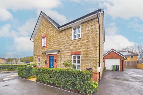 4 bedroom detached house for sale, Burrow Hill View, Martock