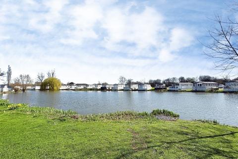 undefined, Mallard Lake, Hoburne Cotswolds, Cotswold Lakes