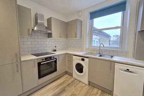 2 bedroom flat to rent, Larcom St, London
