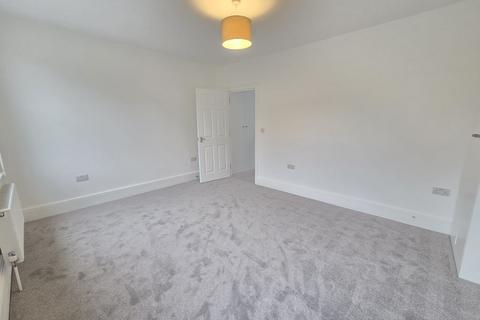 2 bedroom flat to rent, Larcom St, London