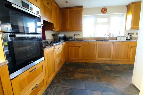 3 bedroom cottage for sale, Redwick Road, Pilning