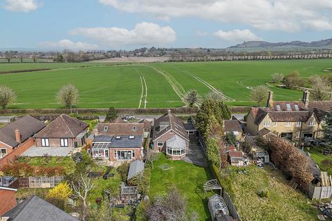 5 bedroom property for sale, Vicarage Road, Pitstone
