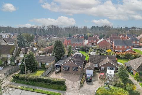 5 bedroom property for sale, Vicarage Road, Pitstone