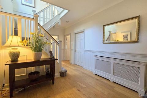 4 bedroom semi-detached house for sale, Hillview Road, Hatch End