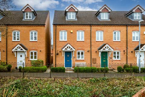 3 bedroom end of terrace house for sale, Chestnut Drive, Hagley DY9