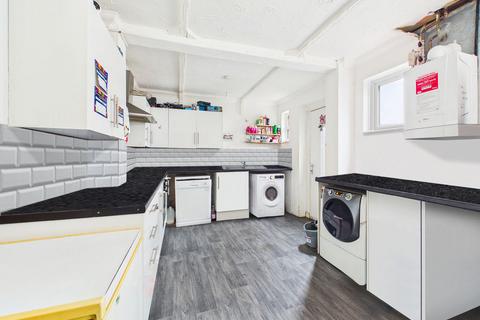undefined, Taunton Vale, Gravesend