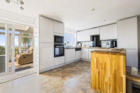 3 bedroom chalet for sale, Kinson Avenue, Poole BH15