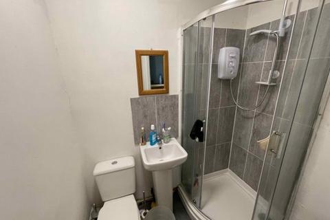 2 bedroom house share to rent, Otley Road