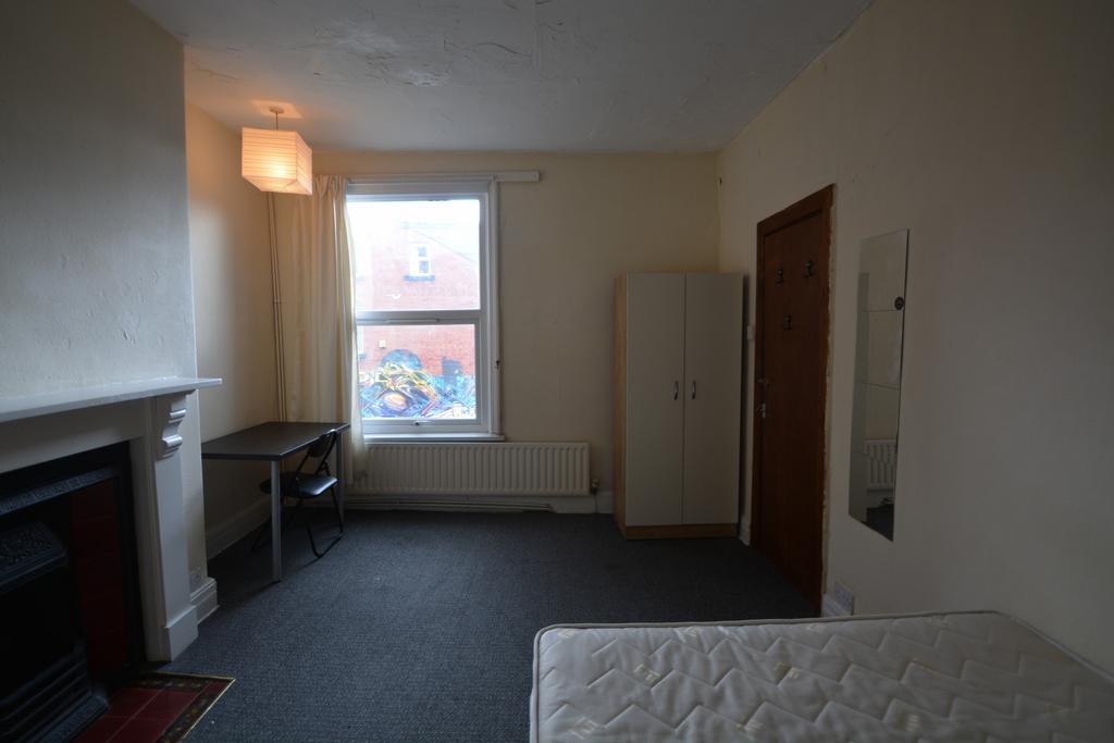 Brudenell-road-ls6-1ha-1057823