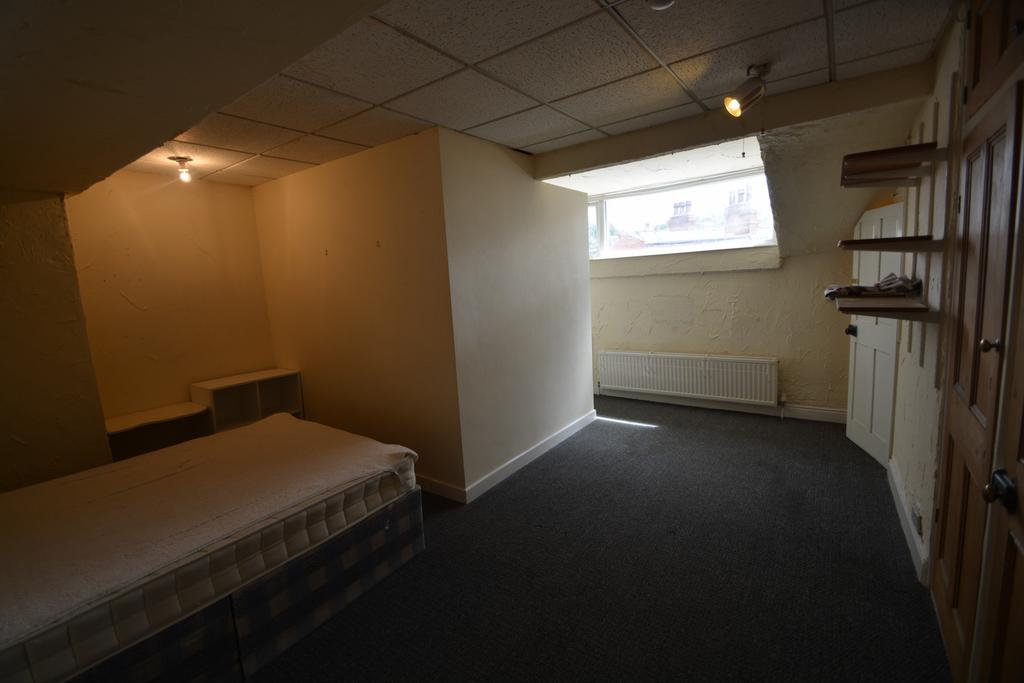 Brudenell-road-ls6-1ha-1057826