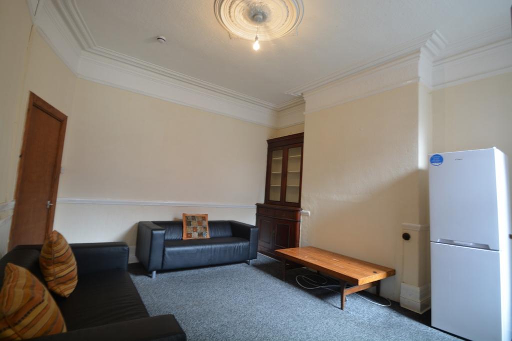 Brudenell-road-ls6-1ha-1057830
