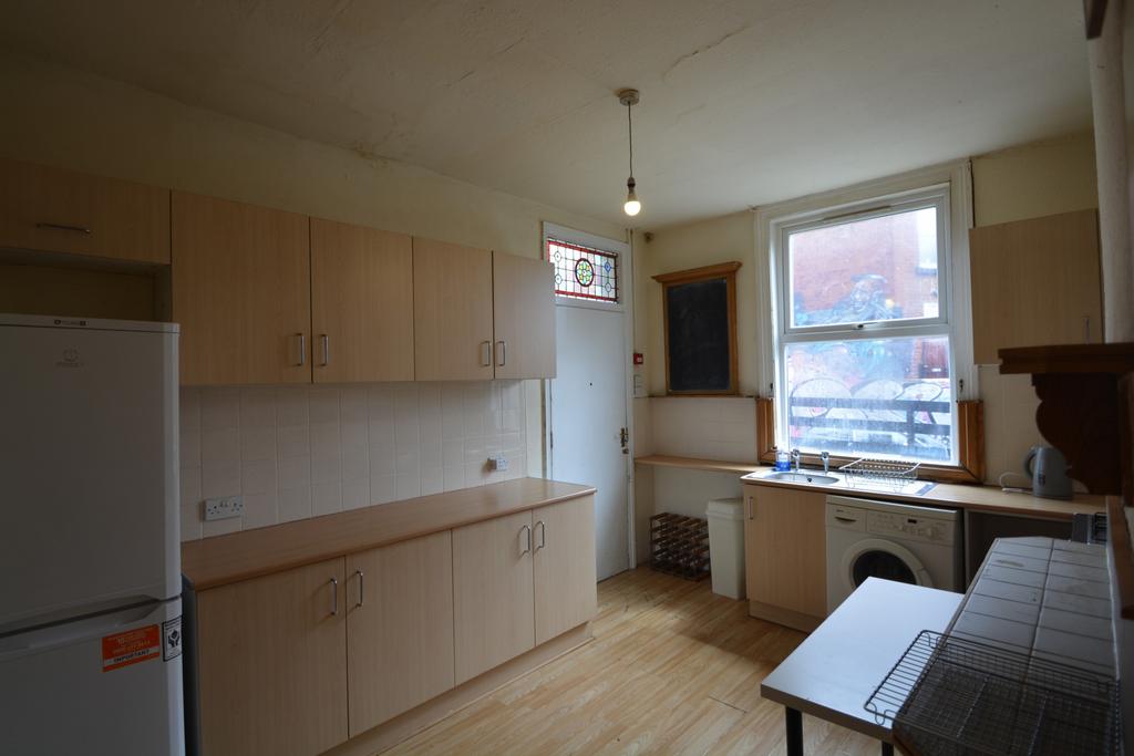 Brudenell-road-ls6-1ha-1057815