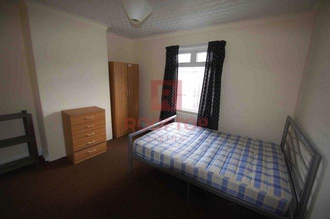 Estcourt-terrace-ls6-3ey-1057943