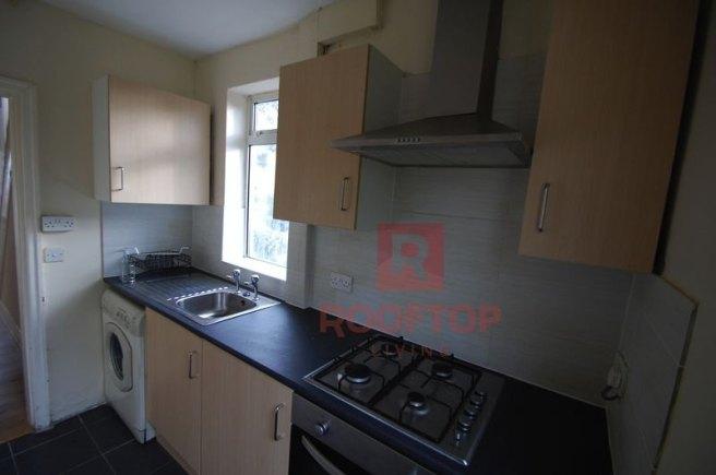 Langdale-avenue-ls6-3ha-1058104