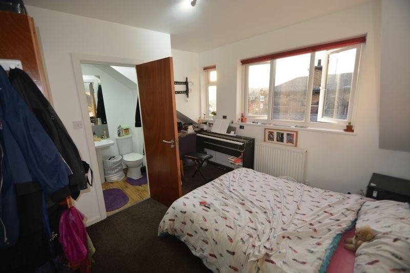 Wetherby-grove-ls4-2jh-1058223