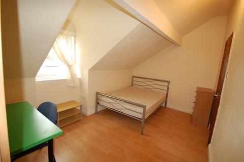 undefined, Richmond Avenue