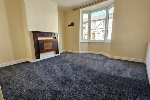 3 bedroom end of terrace house to rent, Vernon Road, Oldbury B68