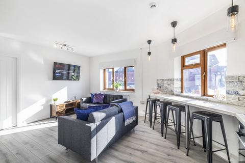 undefined, Queens Road