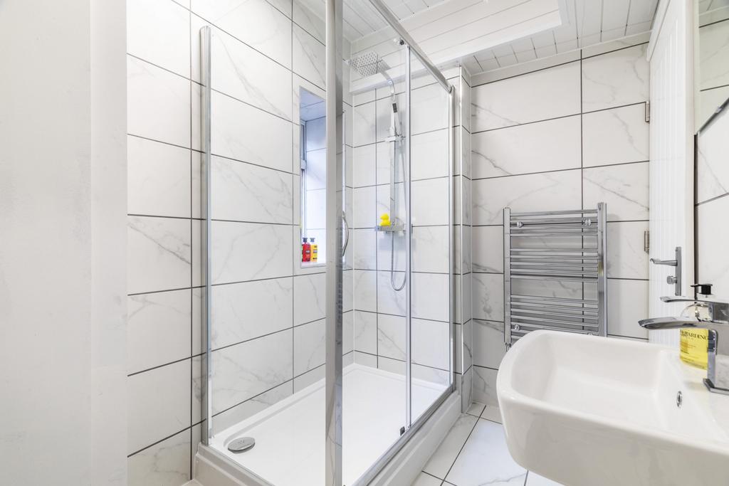 Queens-road-ls6-1hy-1058611