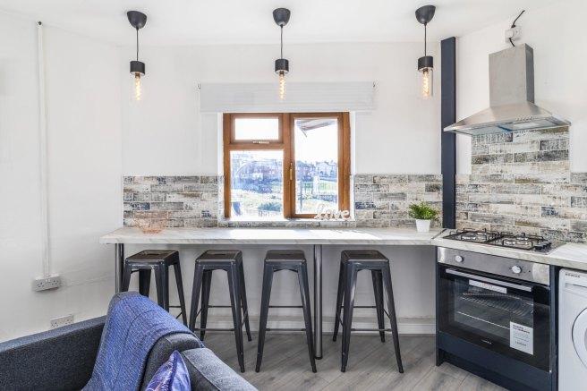 Queens-road-ls6-1hy-1058613