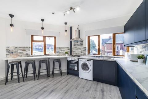 undefined, Queens Road