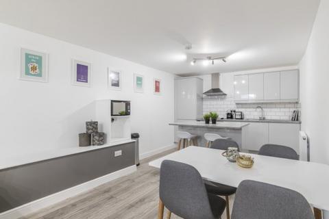 2 bedroom house share to rent, Knowle Mount