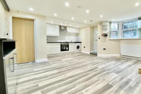 2 bedroom house share to rent, Ashwood Terrace