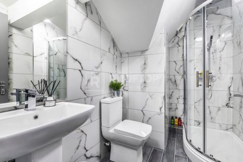2 bedroom house share to rent, Queens Road