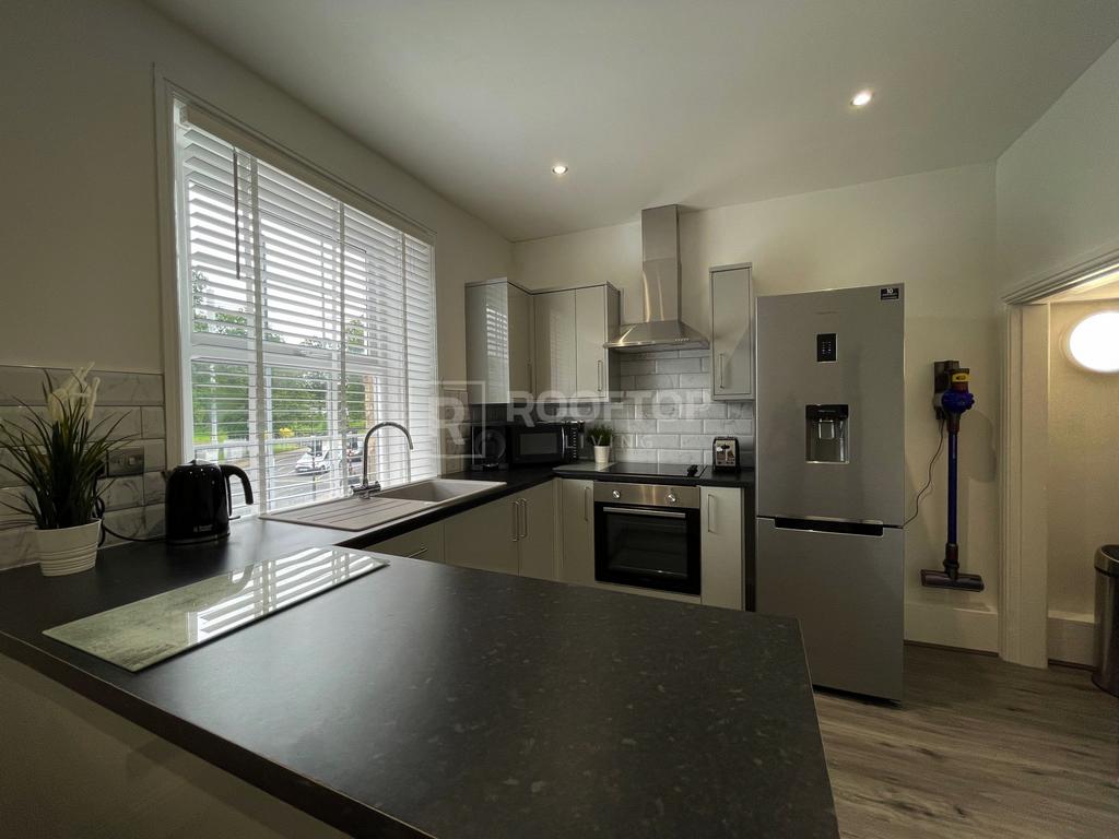 Otley-road-ls6-4ba-1059354