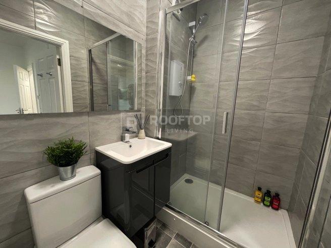 Otley-road-ls6-4ba-1059348