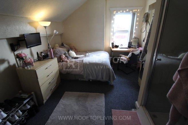 Cardigan-road-ls6-3bj-1059407