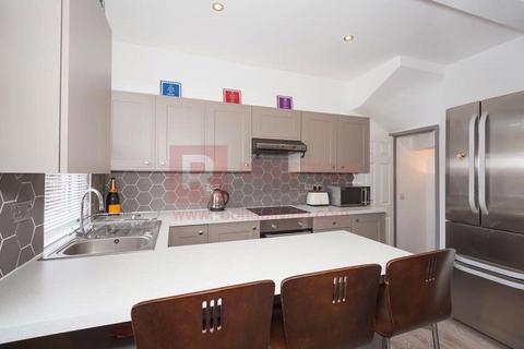 4 bedroom house share to rent, Royal Park Avenue