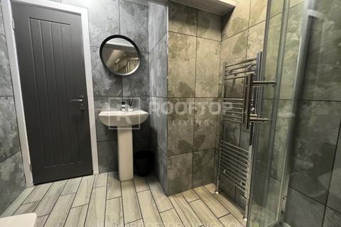 2 bedroom house share to rent, Queens Road