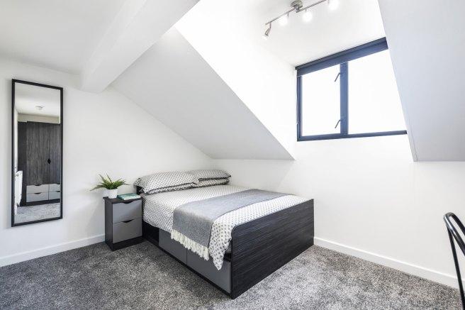 Queens-road-ls6-1hy-1059784