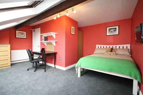 6 bedroom house share to rent, Buckingham Mount