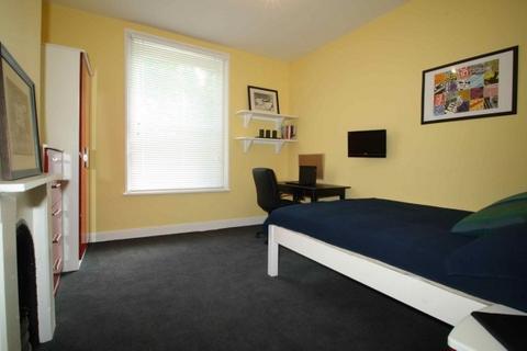 6 bedroom house share to rent, Buckingham Mount