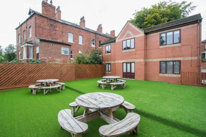 Victoria-court-mews-ls6-1pd-1059800