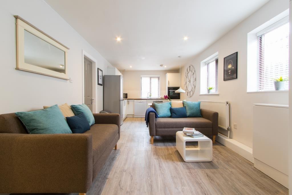 Victoria-court-mews-ls6-1pd-1059813