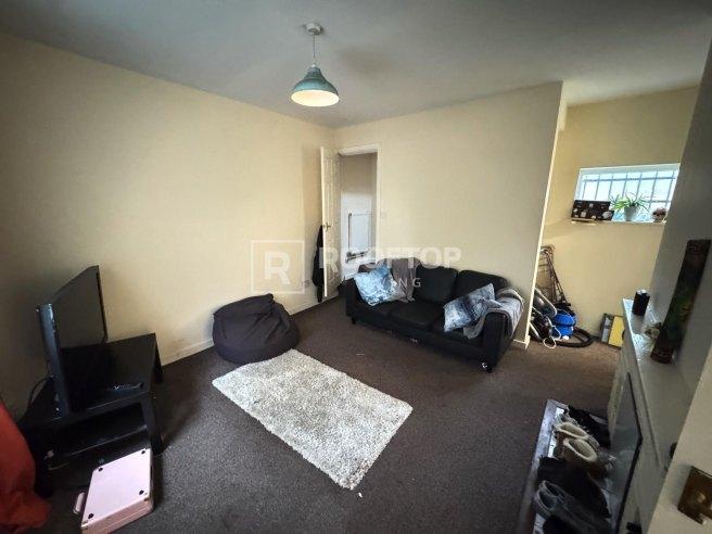 Moorland-avenue-ls6-1ap-1059816