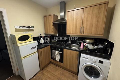 2 bedroom house share to rent, Moorland Avenue