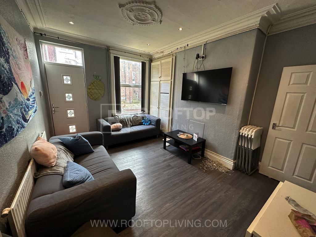Queens-road-ls6-1hu-1059946